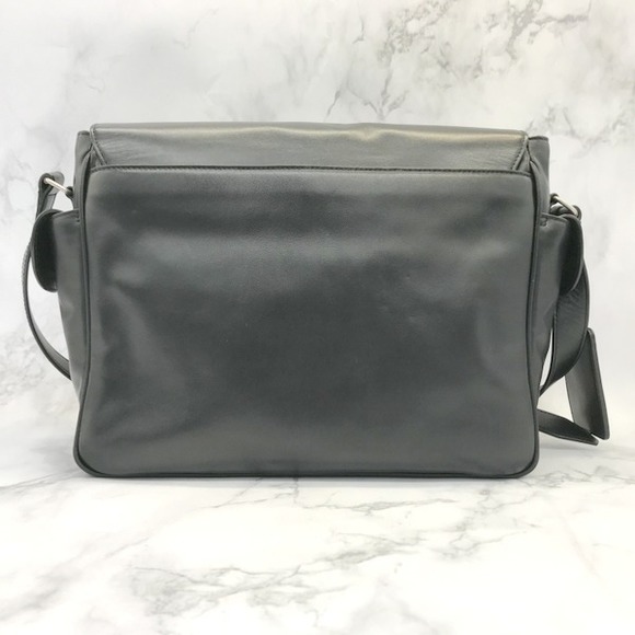 Saint Laurent Calf Black Shoulder Bag Leather Paris - Picture 1 of 9